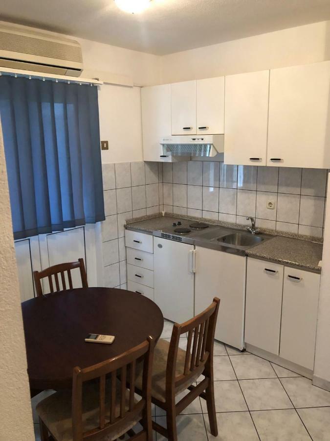 Apartments With Private Parking Башка-Вода Екстер'єр фото