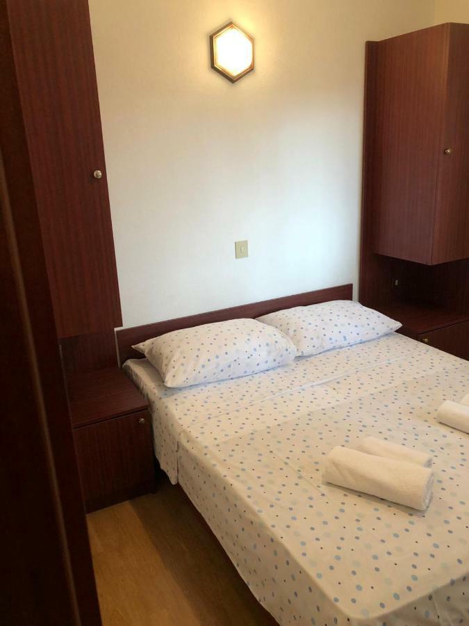 Apartments With Private Parking Башка-Вода Екстер'єр фото