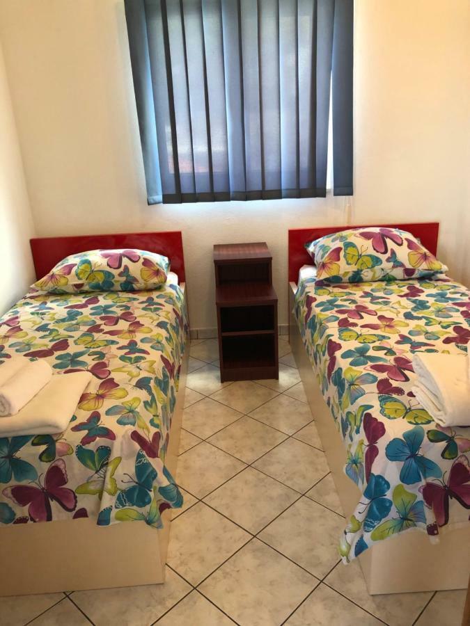 Apartments With Private Parking Башка-Вода Екстер'єр фото